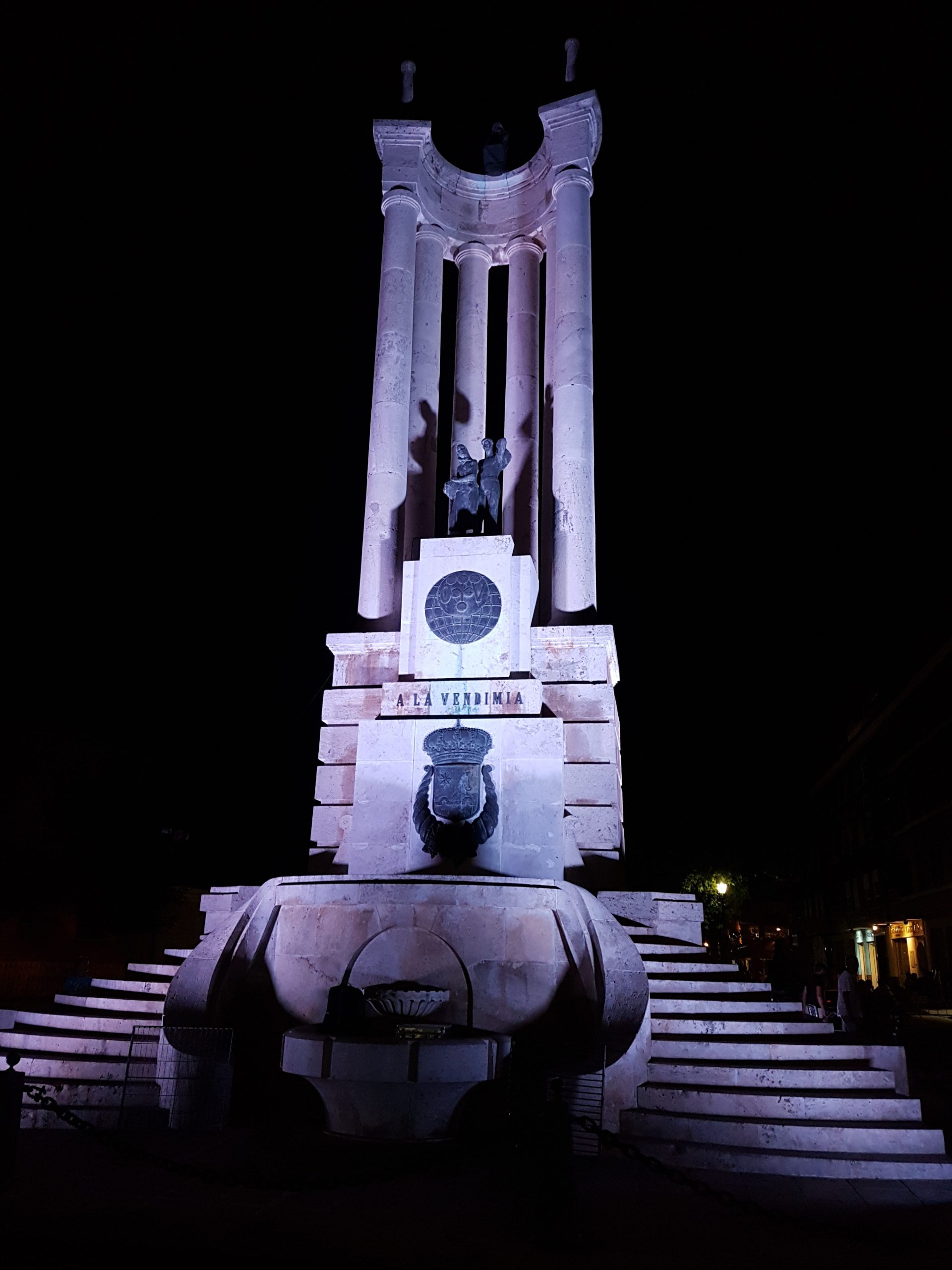01 Monumento de la Vendemia