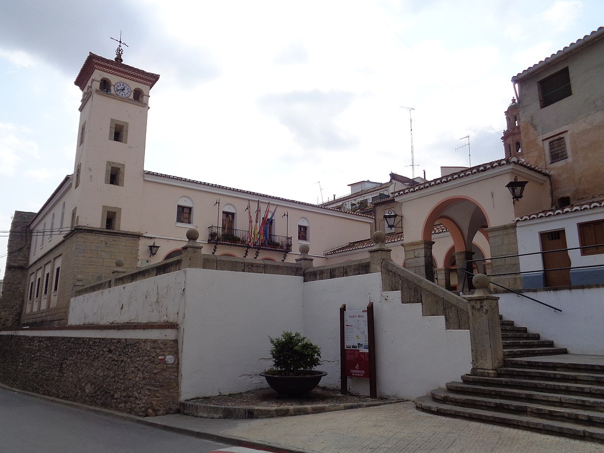 1200px-Jérica._Ayuntamiento_y_museo_6