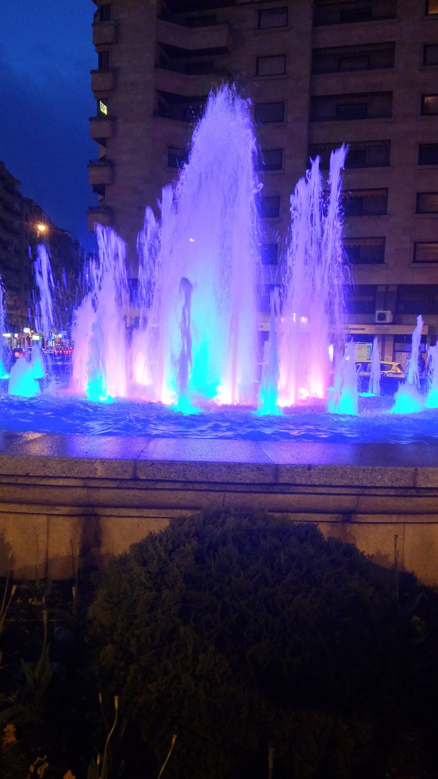 HDR Bracket = 0,12,-8 FaceNum=0    FocusArea=000010111